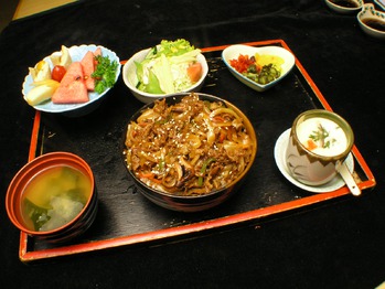 牛肉盖饭套餐