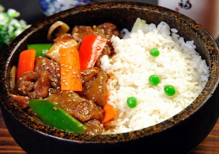 石锅牛肉拌饭