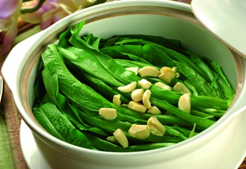 砂锅油麦菜