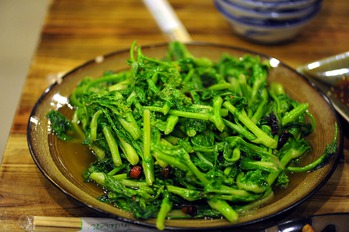 呛炒油麦菜